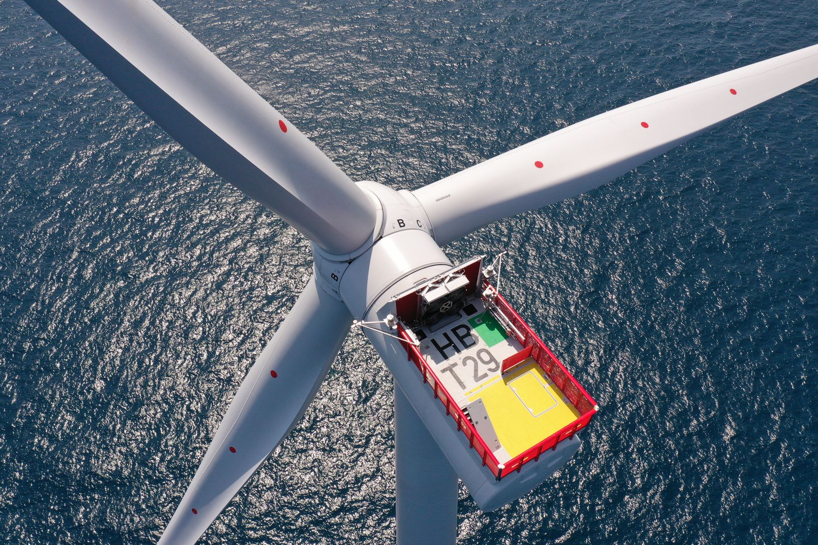 AkzoNobel rises to challenge of protecting world’s biggest offshore wind farm