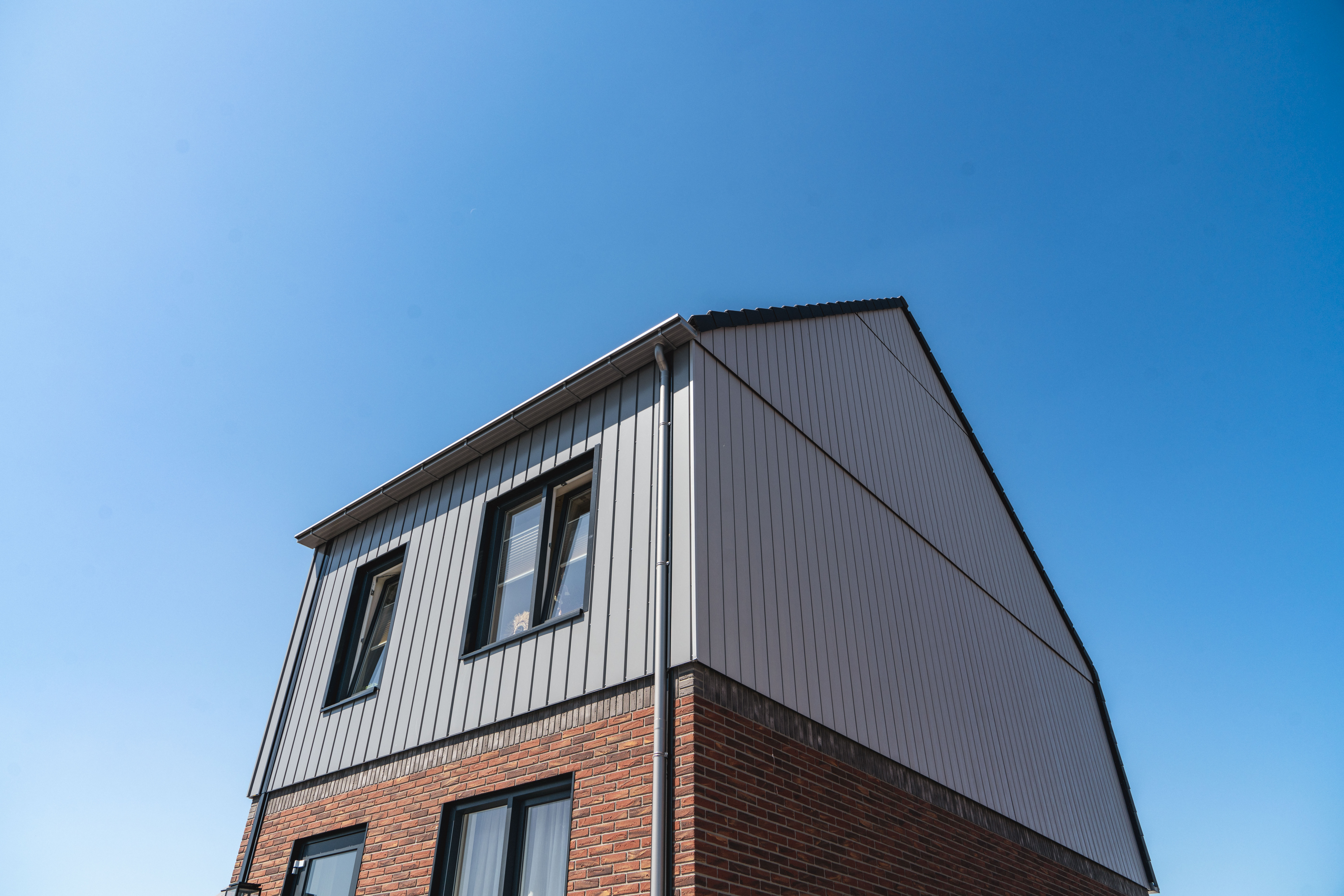 AkzoNobel becomes exclusive supplier for solar absorbing wall technology